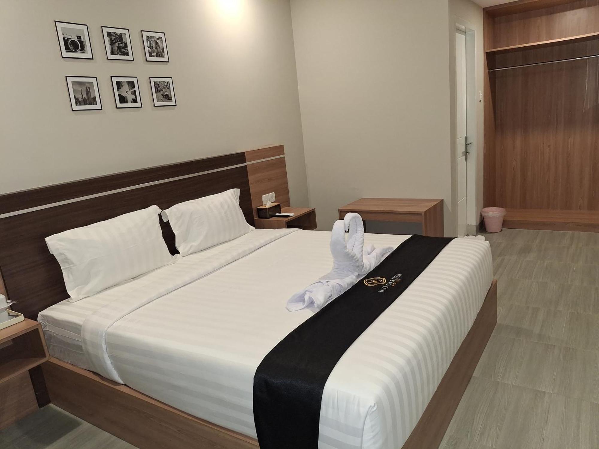Nio Garden Hotel Sumbawa Экстерьер фото